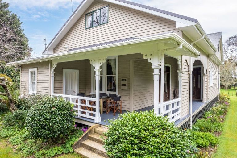 Photo of property in 1 Kahikatea Street, Inglewood, 4330