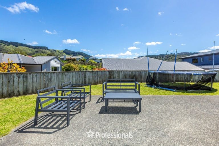 Photo of property in 9 Percy Kinsman Crescent, Riverstone Terraces, Upper Hutt, 5018