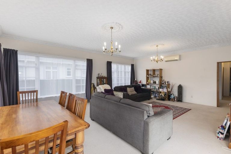 Photo of property in 23 Saint Ronans Avenue, Waterloo, Lower Hutt, 5011