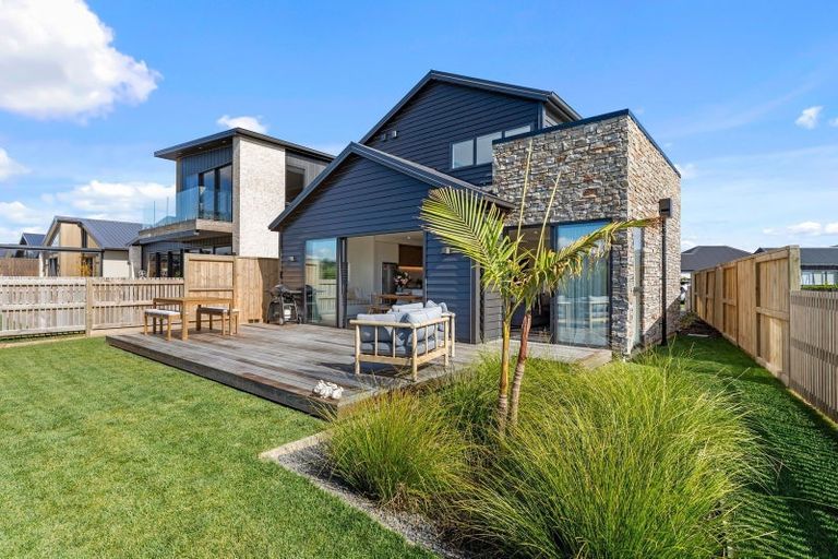 Photo of property in 37 Tangaroa Place, Poike, Tauranga, 3112