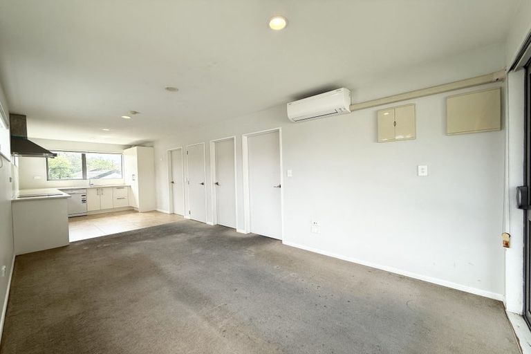 Photo of property in 16 Normandy Place, Henderson, Auckland, 0610