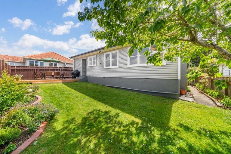 Photo of property in 342 Main Road, Tawa, Wellington, 5028
