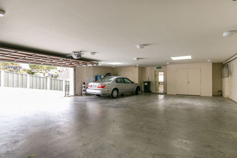 Photo of property in 15/22 Oriental Terrace, Oriental Bay, Wellington, 6011