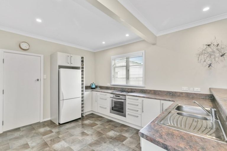 Photo of property in 30 Dr Taylor Terrace, Johnsonville, Wellington, 6037