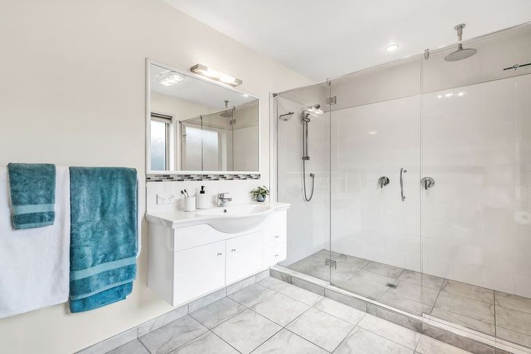 Photo of property in 10 Cyclamen Place, Aidanfield, Christchurch, 8025