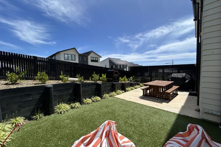 Photo of property in 20 Oakum Road, Whitby, Porirua, 5024