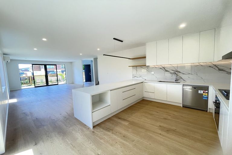 Photo of property in 16 The Anchorage, Sunnyhills, Auckland, 2010