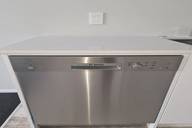 Photo of property in 16 Kopua Place, Whitby, Porirua, 5024