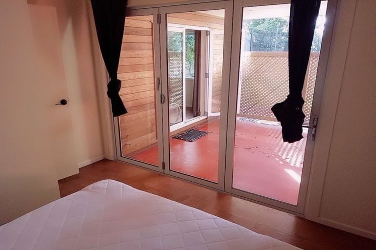 Photo of property in 2/58 Cliff Road, Torbay, Auckland, 0630