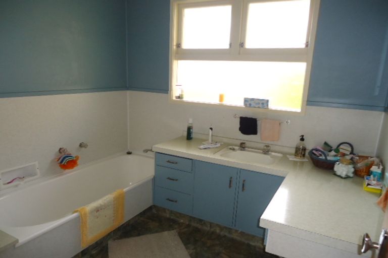 Photo of property in 147 Tirau Street, Putaruru, 3411