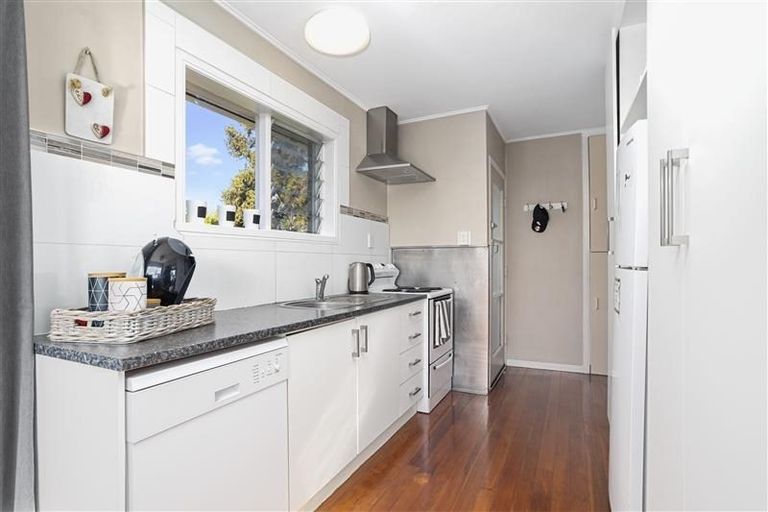 Photo of property in 82 Glengarry Road, Glen Eden, Auckland, 0602