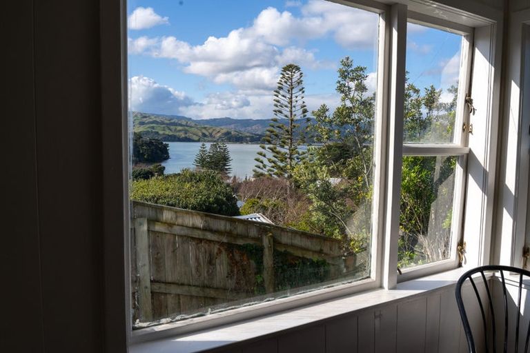 Photo of property in 19 Bayview Road, Paremata, Porirua, 5024