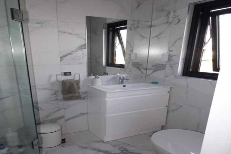 Photo of property in 148a Hutchinsons Road, Bucklands Beach, Auckland, 2014