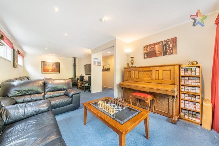 Photo of property in 168 Miromiro Road, Normandale, Lower Hutt, 5010