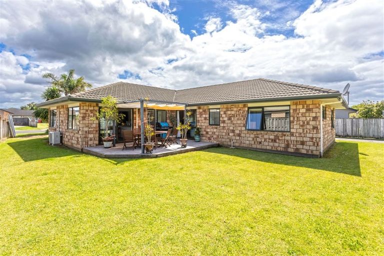 Photo of property in 60 Cholmondeley Crescent, Whitianga, 3510