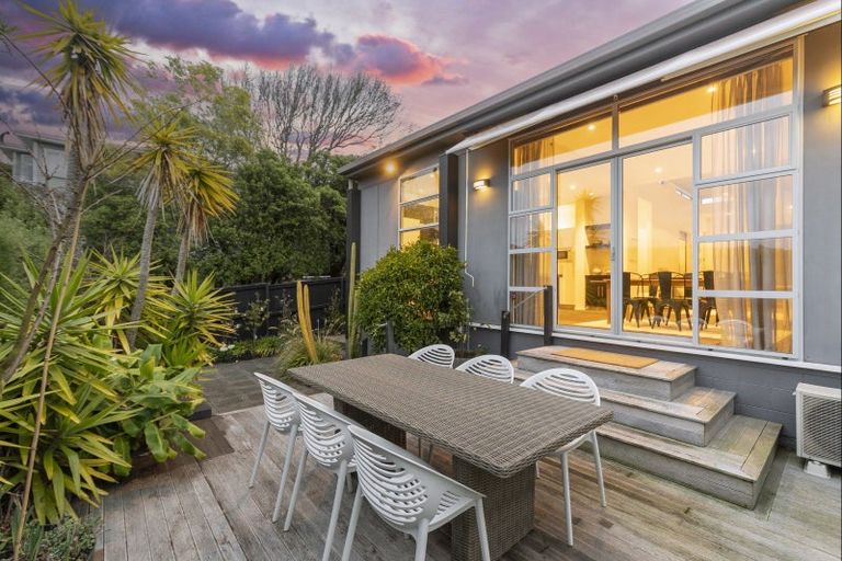 Photo of property in 1/5 Whareora Terrace, Cashmere, Christchurch, 8022