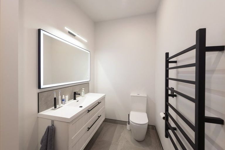 Photo of property in 2/19 Monteith Road, Albert Town, Wanaka, 9382