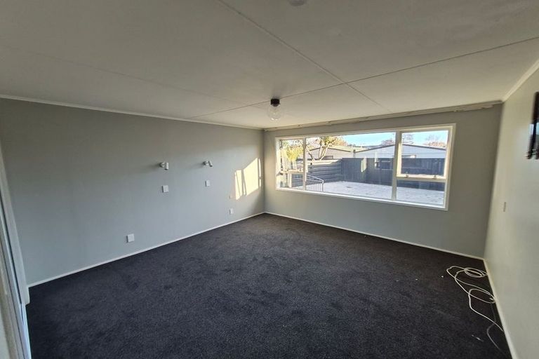 Photo of property in 22 Motuoapa Place, Kelvin Grove, Palmerston North, 4414