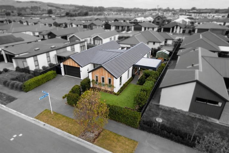 Photo of property in 15 Larissa Road, Halswell, Christchurch, 8025