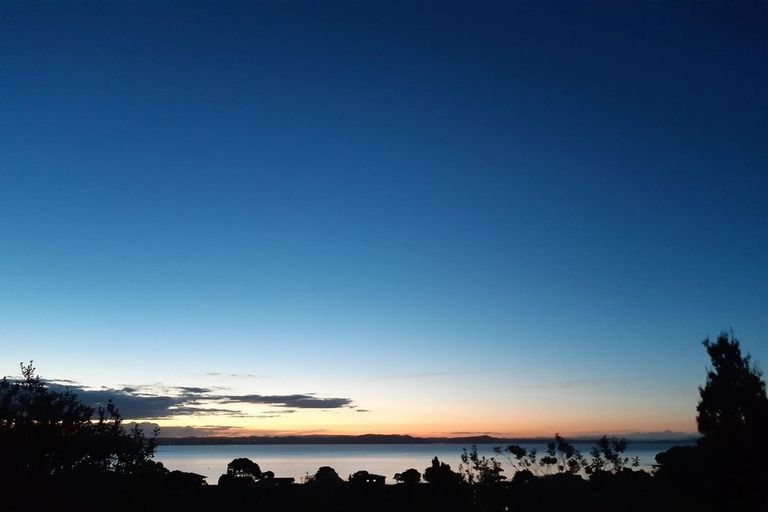 Photo of property in 966b Whangaparaoa Road, Manly, Whangaparaoa, 0930