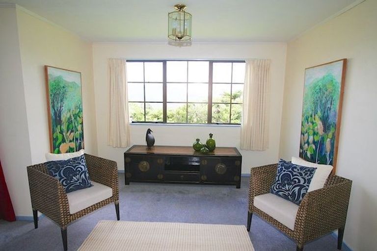 Photo of property in 32 Pekanga Road, Normandale, Lower Hutt, 5010