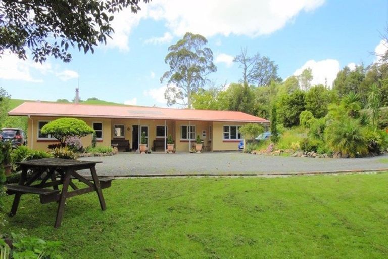 Photo of property in 931 State Highway 1, Oakleigh, Whangarei, 0171