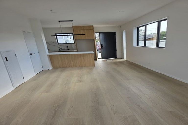 Photo of property in 8/234 Te Atatu Road, Te Atatu South, Auckland, 0610