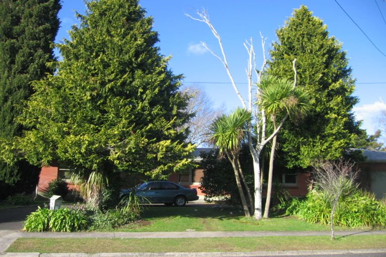 Photo of property in 16 Tudor Crescent, Chedworth, Hamilton, 3210