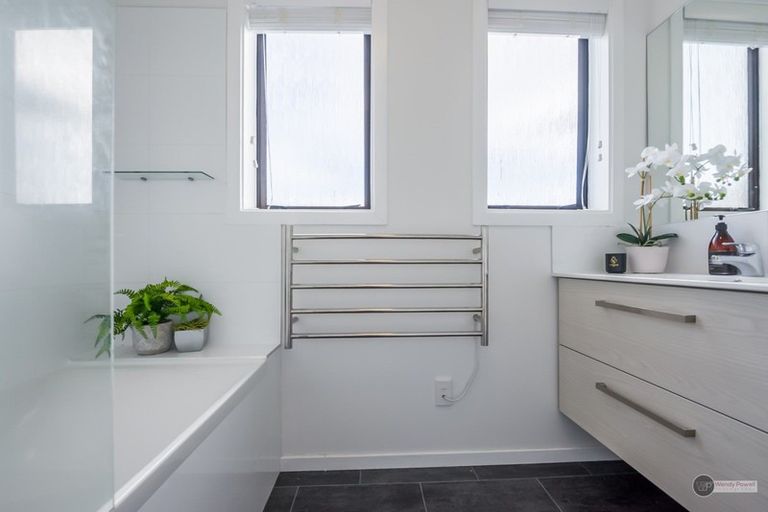 Photo of property in 3 Grierson Street, Naenae, Lower Hutt, 5011