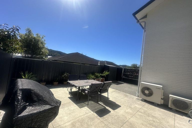 Photo of property in 5 Ashington Road, Silverstream, Upper Hutt, 5019