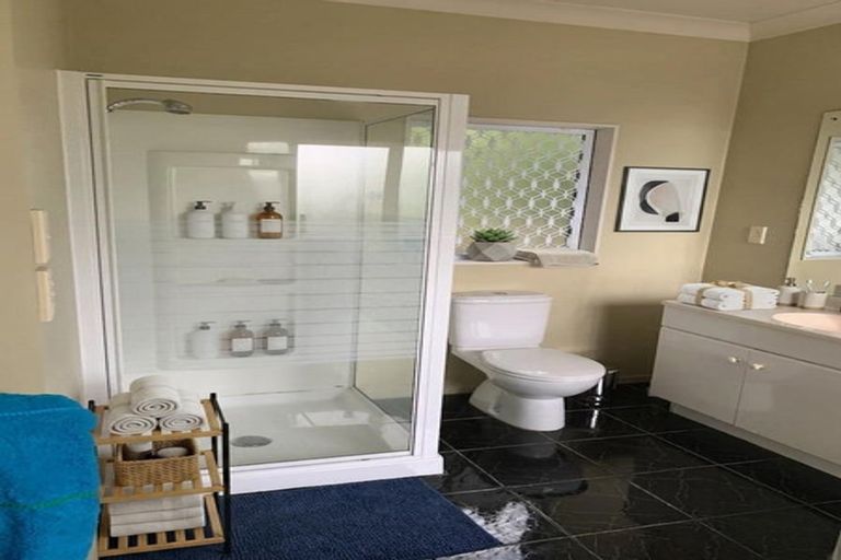 Photo of property in 123 Hobsonville Road, West Harbour, Auckland, 0618