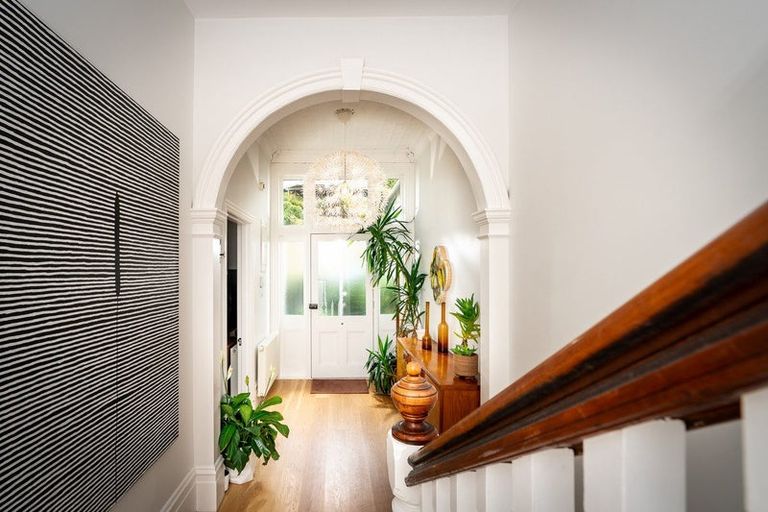 Photo of property in 18 Austin Street, Mount Victoria, Wellington, 6011