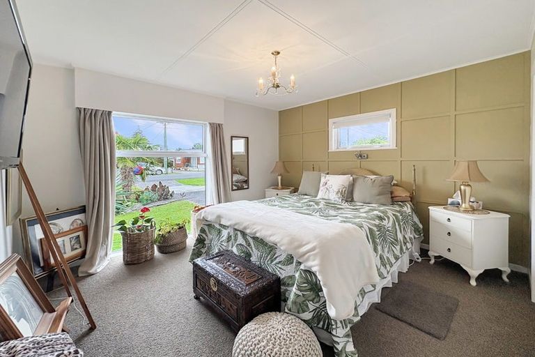 Photo of property in 2 Saint Leonard Street, Saint Johns Hill, Whanganui, 4501