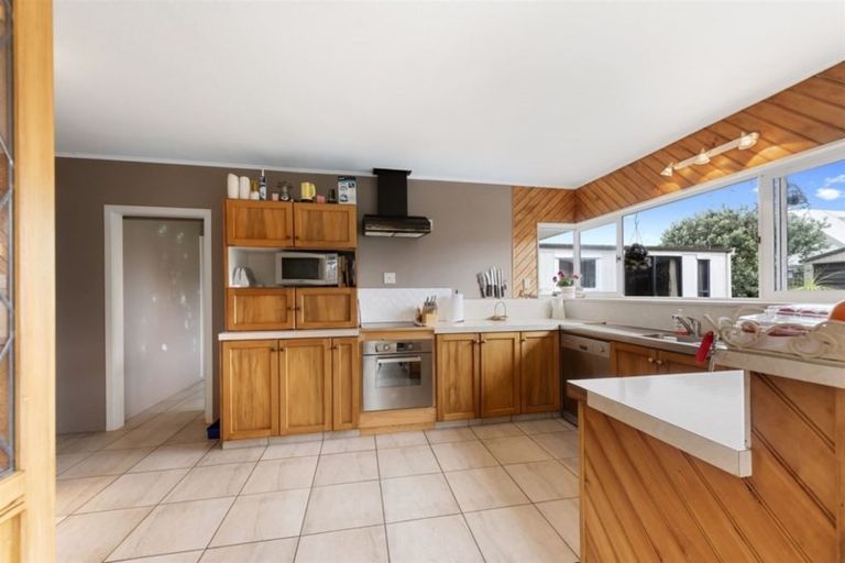 Photo of property in 24 Ngahere Street, Otumoetai, Tauranga, 3110