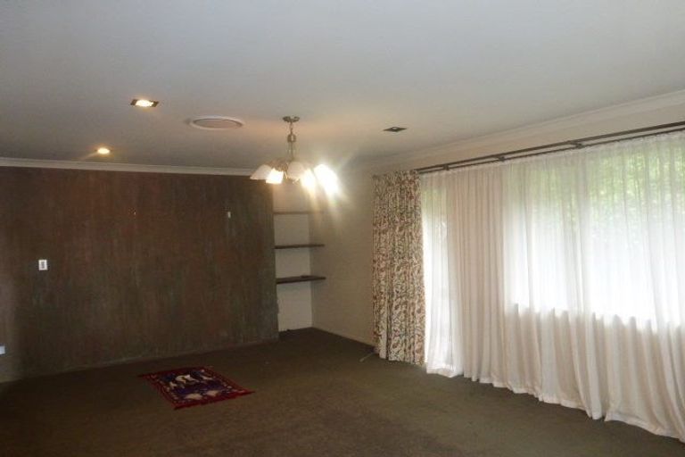 Photo of property in 69 San Marino Drive West, Henderson, Auckland, 0612