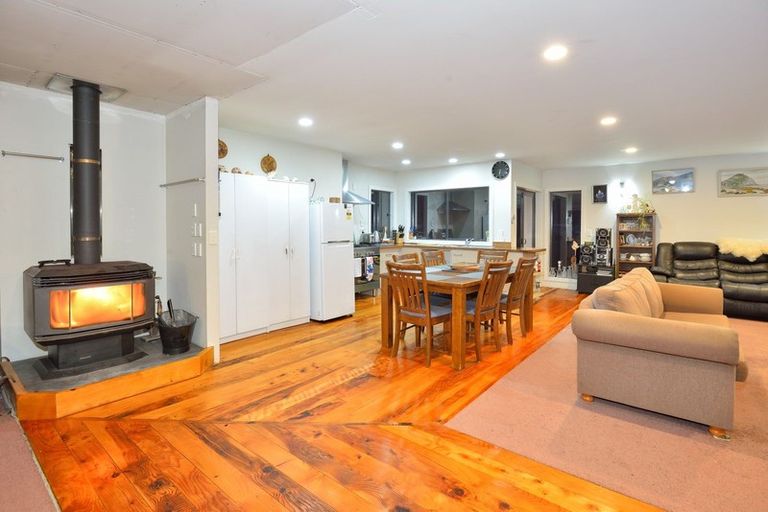 Photo of property in 9 Bill Nolan Place, Mahia, 4198