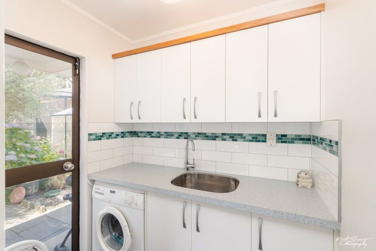 Photo of property in 2b Terminus Street, Silverstream, Upper Hutt, 5019