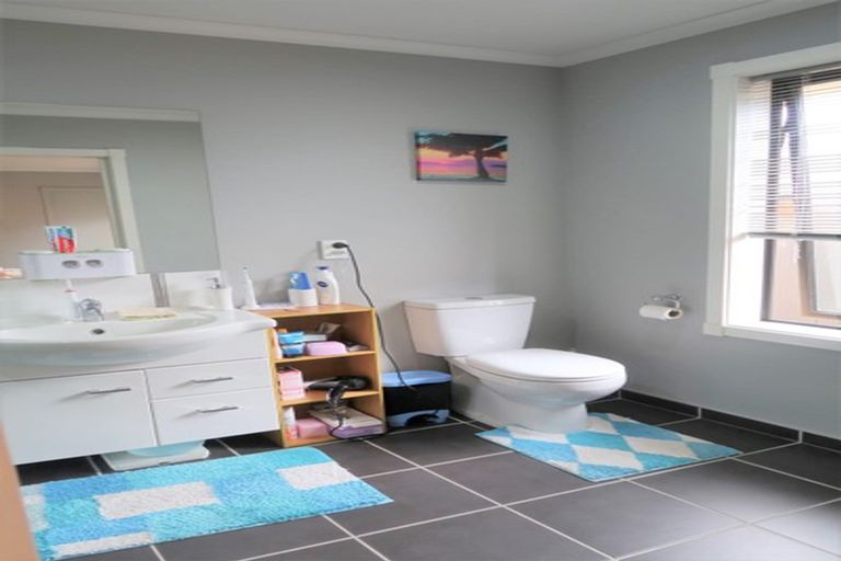 Photo of property in 760 Main North Road, Belfast, Christchurch, 8051