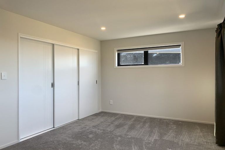 Photo of property in 28 Paina Crescent, Massey, Auckland, 0614