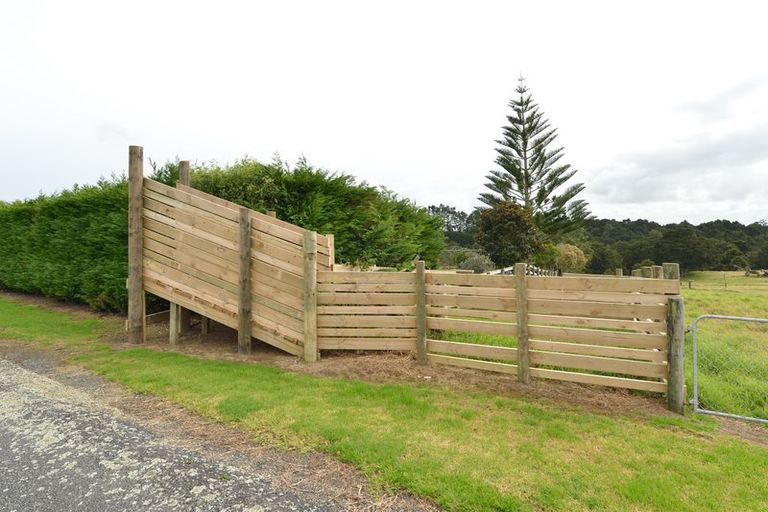 Photo of property in 126 Apotu Road, Kauri, Kamo, 0185