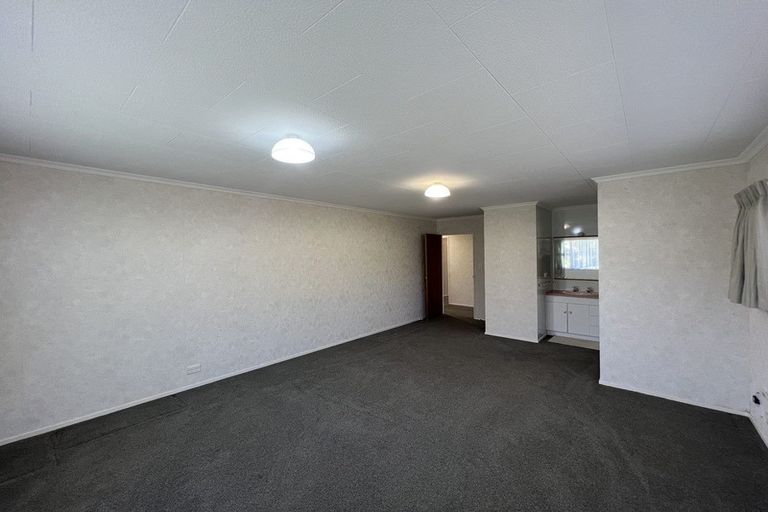 Photo of property in 21 Park Lane, Waitara, 4320