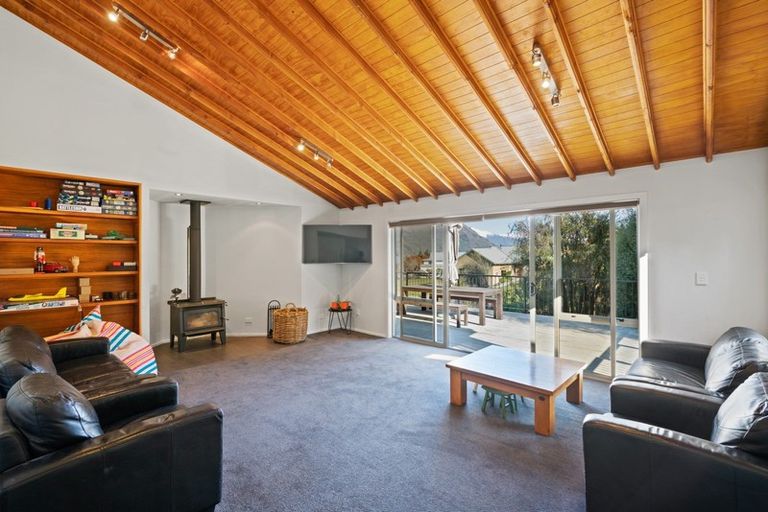 Photo of property in 17 Trevathan Lane, Wanaka, 9305