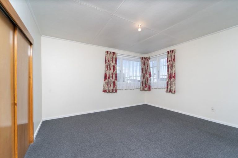 Photo of property in 90 Cameron Crescent, Masterton, 5810