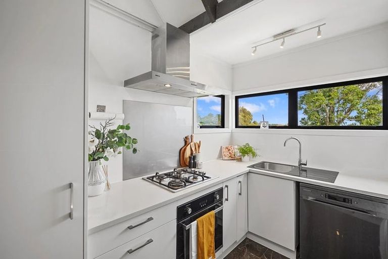 Photo of property in 35 Pluto Place, Beach Haven, Auckland, 0626