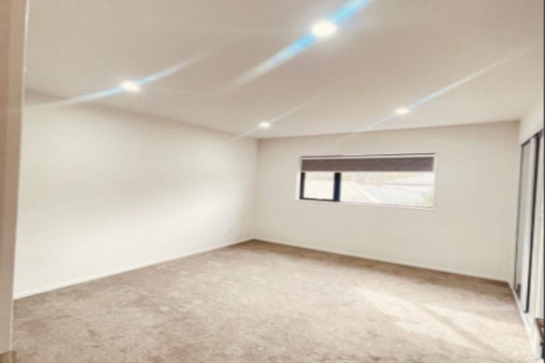 Photo of property in 4/2 Smiths Avenue, Papakura, 2110