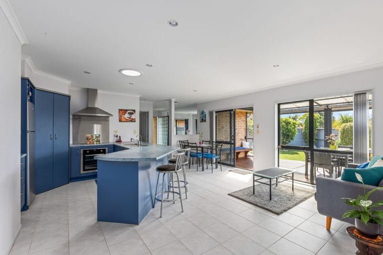 Photo of property in 7a Barberry Lane, Te Atatu Peninsula, Auckland, 0610