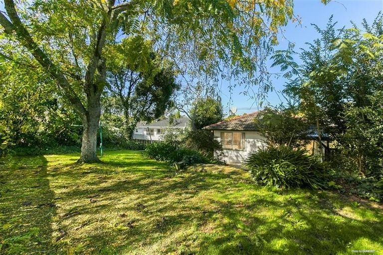 Photo of property in 5 Temuri Place, Glendene, Auckland, 0602