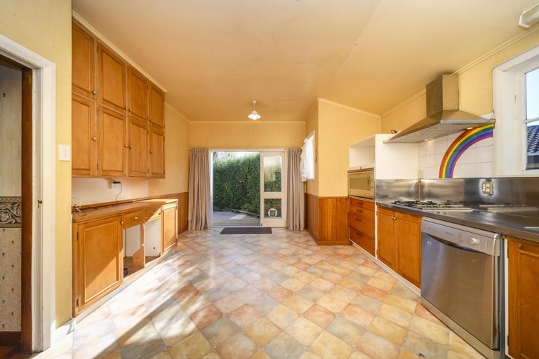 Photo of property in 6 Nathan Place, West End, Palmerston North, 4412