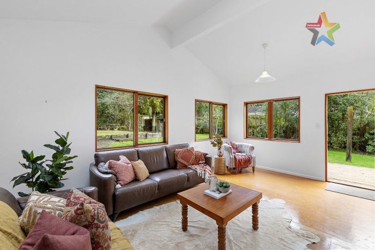 Photo of property in 34 Jocelyn Crescent, Pinehaven, Upper Hutt, 5019