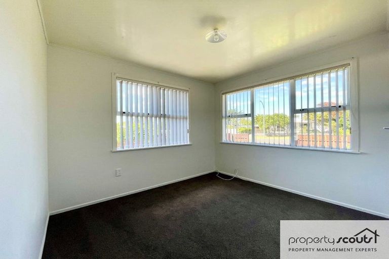 Photo of property in 22 Pamu Place, Waitara, 4320